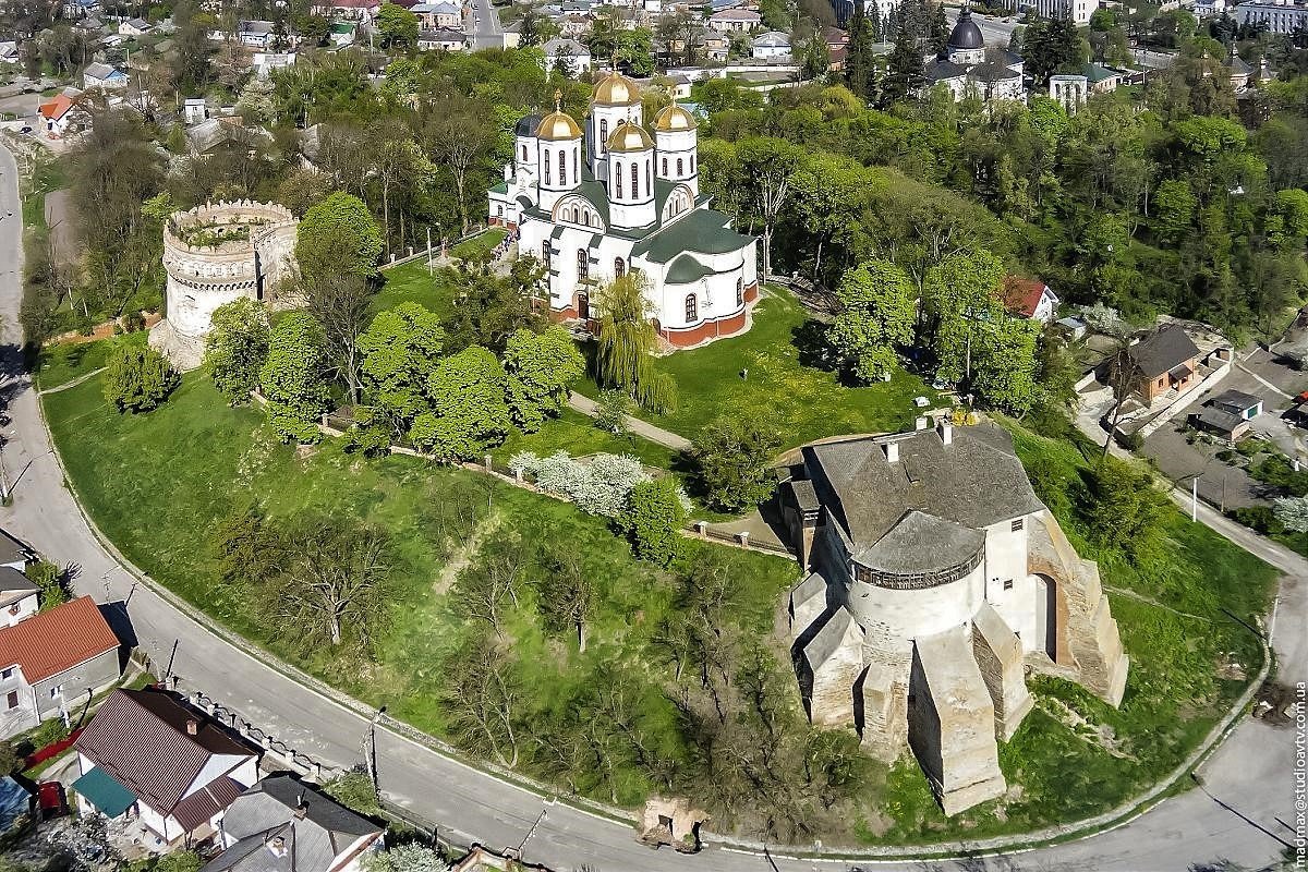 Замки князів Острозьких